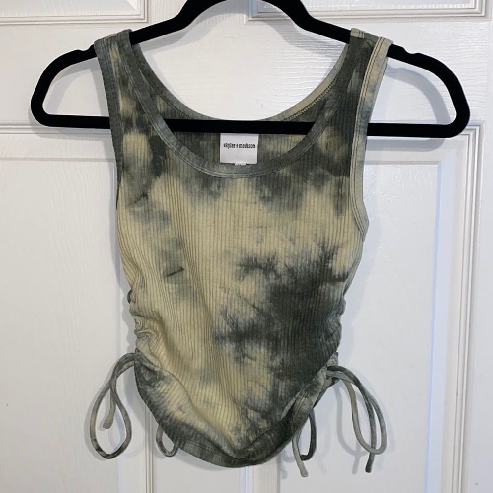 Skylar + Madison Tie Dye Ribbed Sleeveless Tee rouched sides adjustable ties M